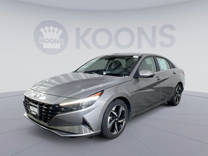 Used 2022 Hyundai Elantra SEL w/ Convenience + Premium Package