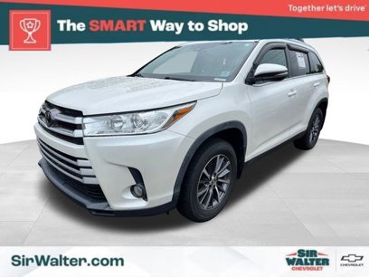 Used 2019 Toyota Highlander SE