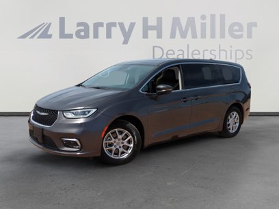 Used 2023 Chrysler Pacifica Touring-L