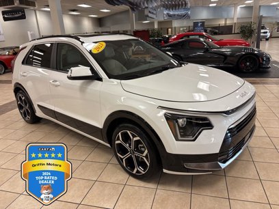 Used 2023 Kia Niro EX Touring