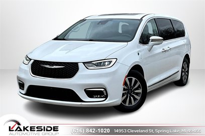 Used 2022 Chrysler Pacifica Limited