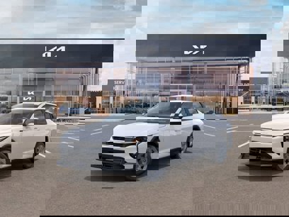 New 2025 Kia K4 LX