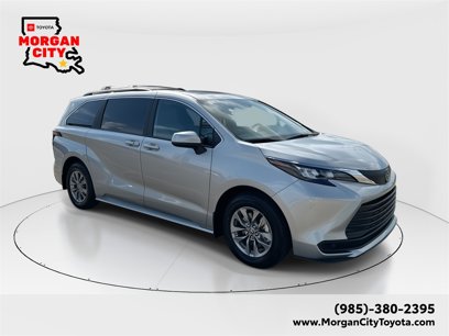 New 2025 Toyota Sienna LE