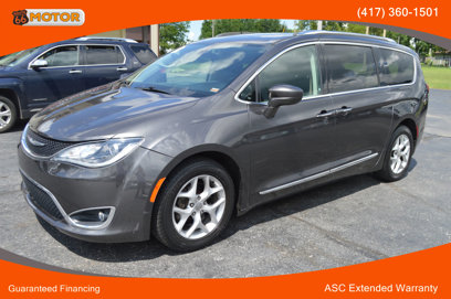 Used 2017 Chrysler Pacifica Touring-L Plus w/ Tire & Wheel Group