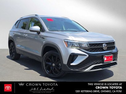 Used 2022 Volkswagen Taos SE w/ Panoramic Sunroof Package