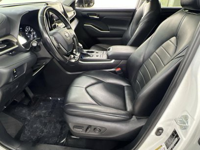 Used 2021 Toyota Highlander XLE