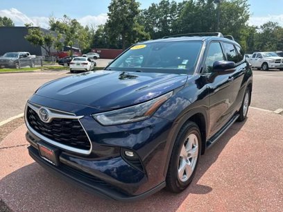 Used 2021 Toyota Highlander LE