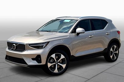 New 2024 Volvo XC40 B5 Plus w/ Protection Package Premier