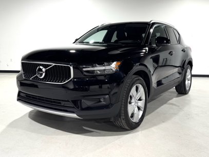 Used 2022 Volvo XC40 T4 Momentum