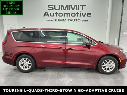 Used 2023 Chrysler Pacifica Touring-L