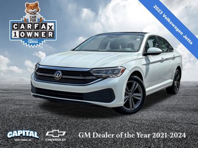 Used 2023 Volkswagen Jetta SE w/ Panoramic Sunroof Package
