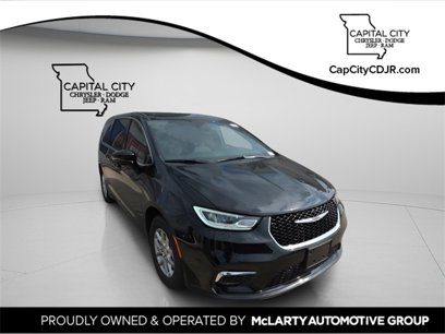 New 2025 Chrysler Pacifica Select