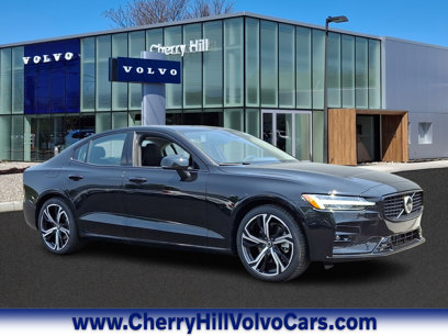 New 2025 Volvo S60 B5 Plus w/ Climate Package