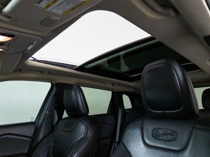 Used 2017 Jeep Cherokee Overland w/ Technology Group