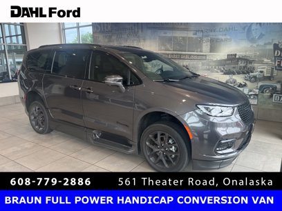 Used 2021 Chrysler Pacifica Touring-L w/ Premium & Safety Sphere Group