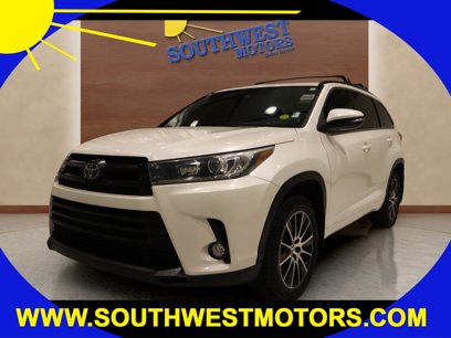 Used 2017 Toyota Highlander SE w/ Carpet Mat Package