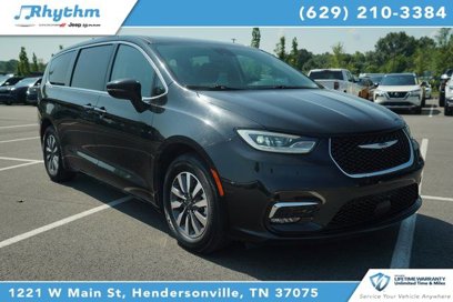 Used 2023 Chrysler Pacifica Touring-L