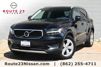 Used 2022 Volvo XC40 T4 Momentum