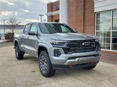 New 2025 Chevrolet Colorado ZR2 w/ Off-Road Front Bumper Package