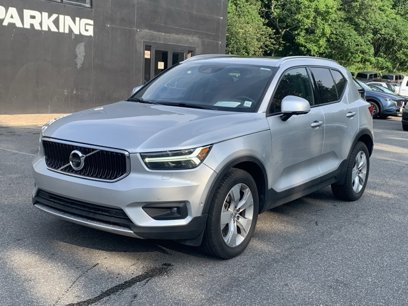 Used 2019 Volvo XC40 T5 Momentum