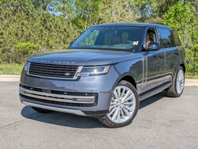 New 2025 Land Rover Range Rover SE