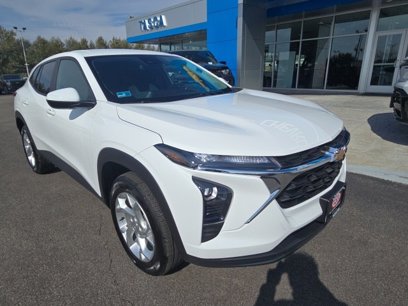 Used 2025 Chevrolet Trax LS w/ LS Convenience Package