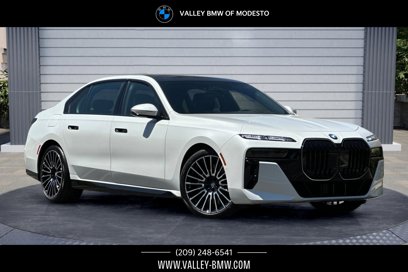 New 2025 BMW 760i xDrive w/ Executive Package
