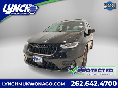 Used 2024 Chrysler Pacifica Touring-L w/ S Appearance Package