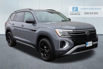 New 2025 Volkswagen Atlas Peak Edition SE
