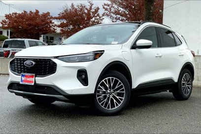 New 2025 Ford Escape SE w/ PHEV Premium Package