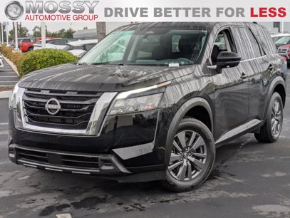 Used 2024 Nissan Pathfinder SV