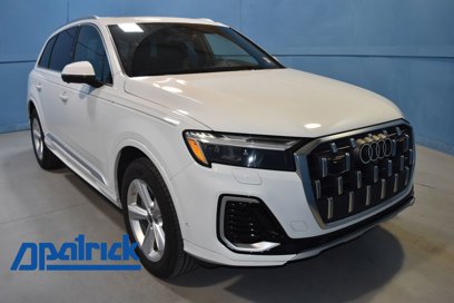 Certified 2025 Audi Q7 2.0T Premium w/ Convenience Package
