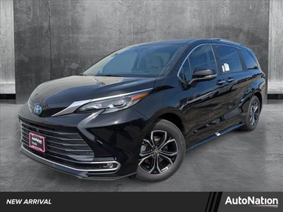 New 2025 Toyota Sienna Platinum
