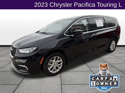 Used 2023 Chrysler Pacifica Touring-L