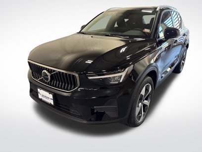 New 2025 Volvo XC40 B5 Core w/ Protection Package Premier