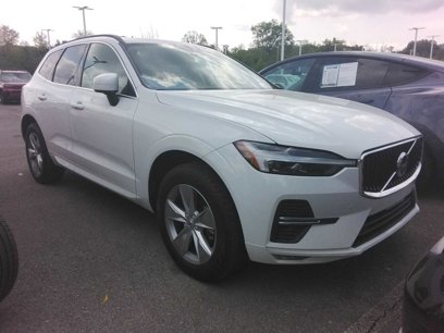 Used 2022 Volvo XC60 B5 Momentum