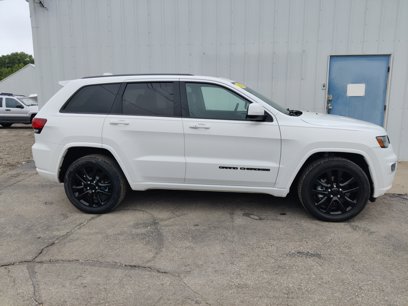 Used 2017 Jeep Grand Cherokee Altitude