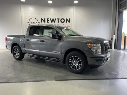 New 2024 Nissan Titan SV w/ SV Convenience Package