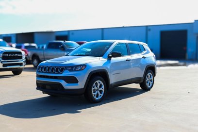 New 2025 Jeep Compass Sport w/ Mopar Graphics Package