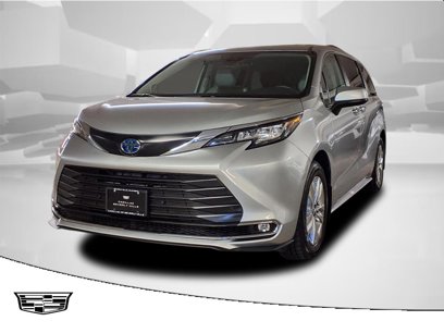 Used 2023 Toyota Sienna XLE
