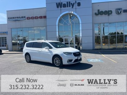 Used 2021 Chrysler Pacifica Touring-L w/ Premium & Safety Sphere Group