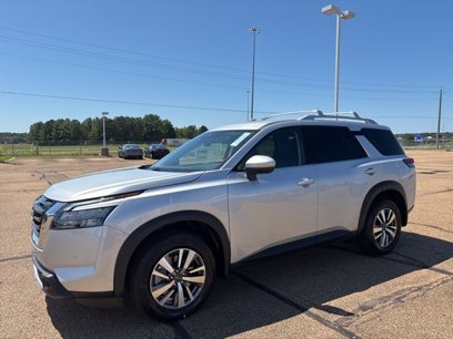 New 2025 Nissan Pathfinder SL