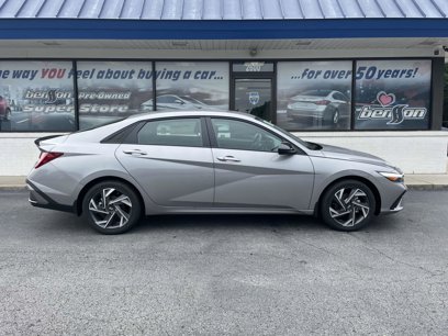 New 2025 Hyundai Elantra SEL