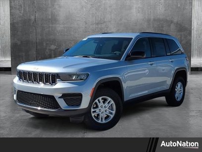 New 2025 Jeep Grand Cherokee Laredo w/ Luxury Tech Group I