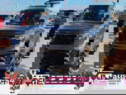 New 2025 Jeep Grand Cherokee Altitude