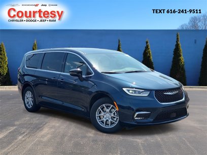 New 2025 Chrysler Pacifica Select