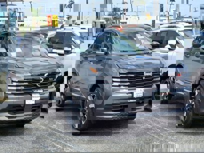 New 2025 Nissan Kicks SR