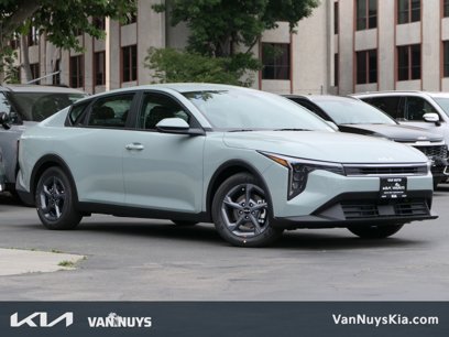 New 2025 Kia K4 LXS
