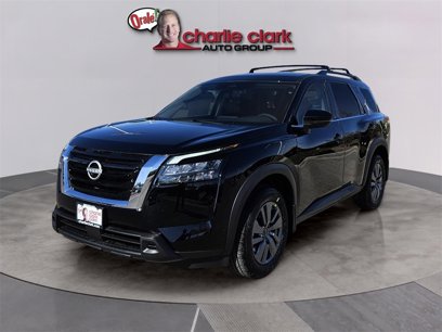 New 2025 Nissan Pathfinder SV