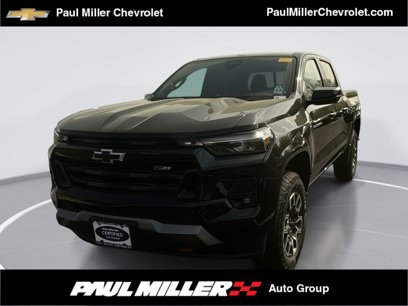 Used 2024 Chevrolet Colorado Z71 w/ Z71 Convenience Package 2